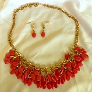 Shaky bead necklace and earring gift set